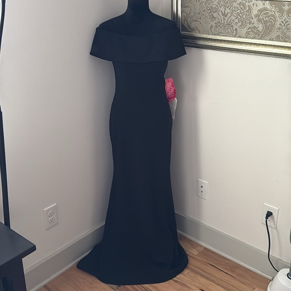 Betsy & Adam black off the shoulder back cascade and exposed zip Sz 8 gown new - Picture 4 of 13